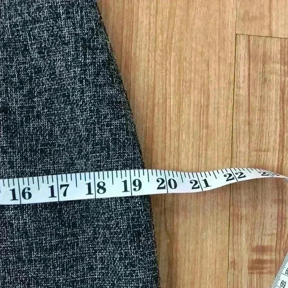 Northstyle A-Line Tweed skirt w/ slit and fringe hem - Picture 3 of 7